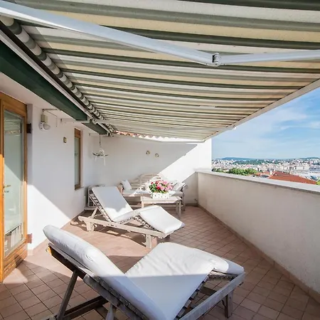 La Mansarda Delle Meraviglie Superior Couette-café