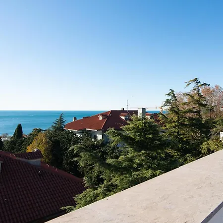 Couette-café La Mansarda Delle Meraviglie Superior 4*