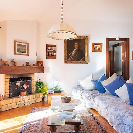 La Mansarda Delle Meraviglie Superior Bed & Breakfast 4*