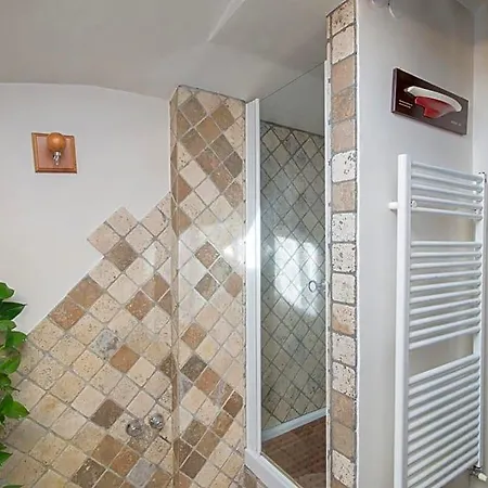 La Mansarda Delle Meraviglie Superior Oda ve Kahvaltı 4*