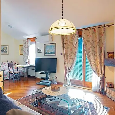 Oda ve Kahvaltı La Mansarda Delle Meraviglie Superior Trieste